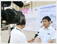 央视记者采访武汉婚博会数据中心主任